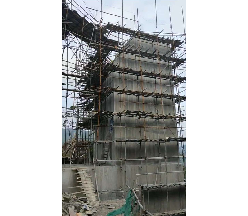 江西三百山開工大吉，條件很刻苦但是我們的工人很堅強